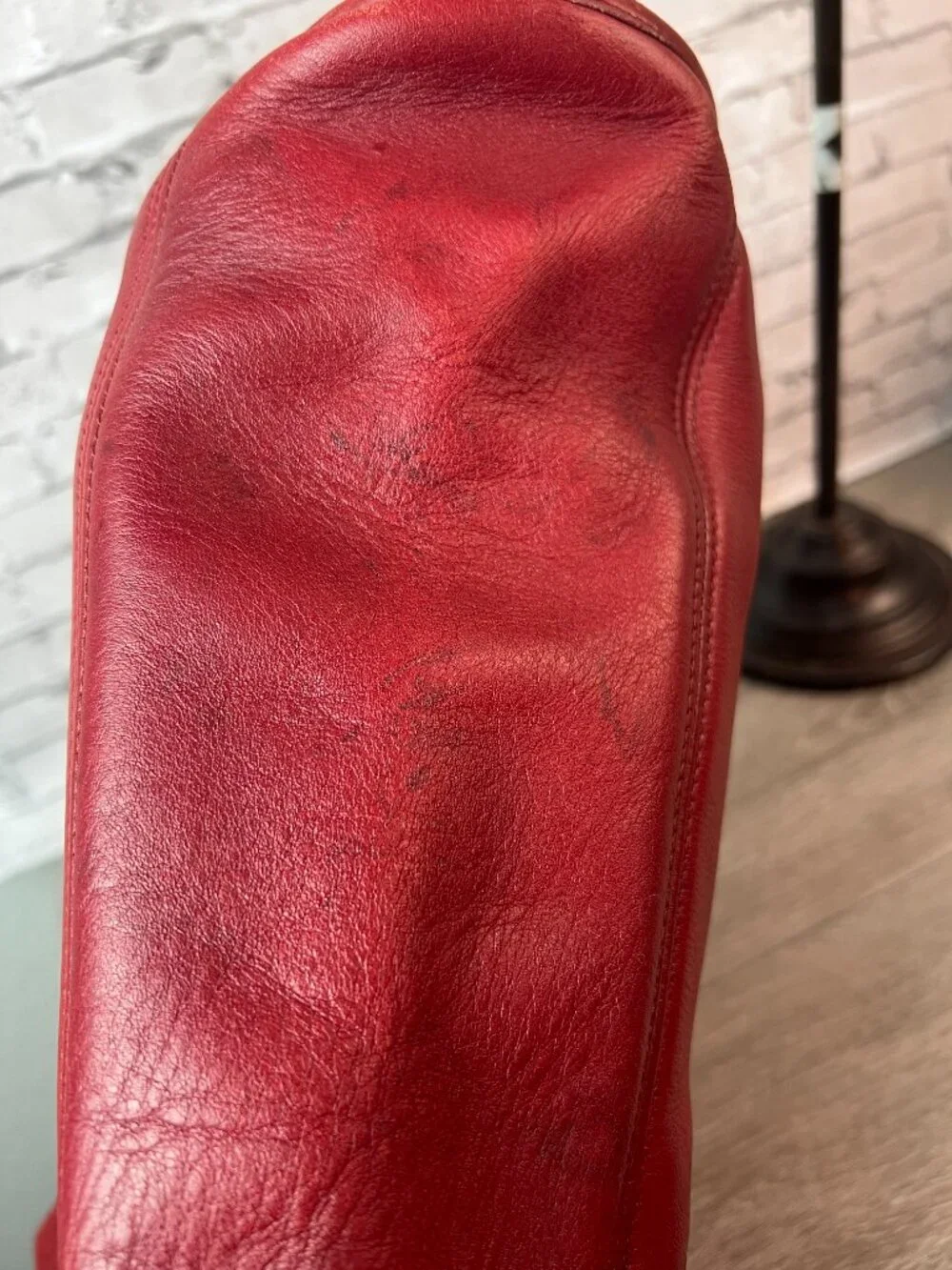 Red Coach 9060 is a vintage 